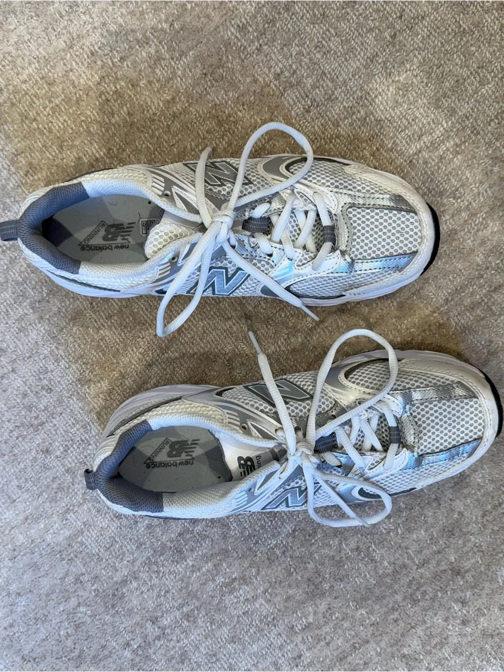 New Balance 530 Sneakers - White/Grey - Size 7 (Fits women’s 8.5/9)